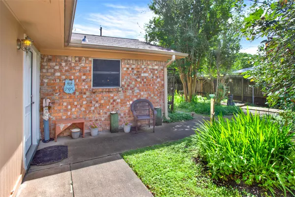 League City, TX 77573,212 Pecan DR