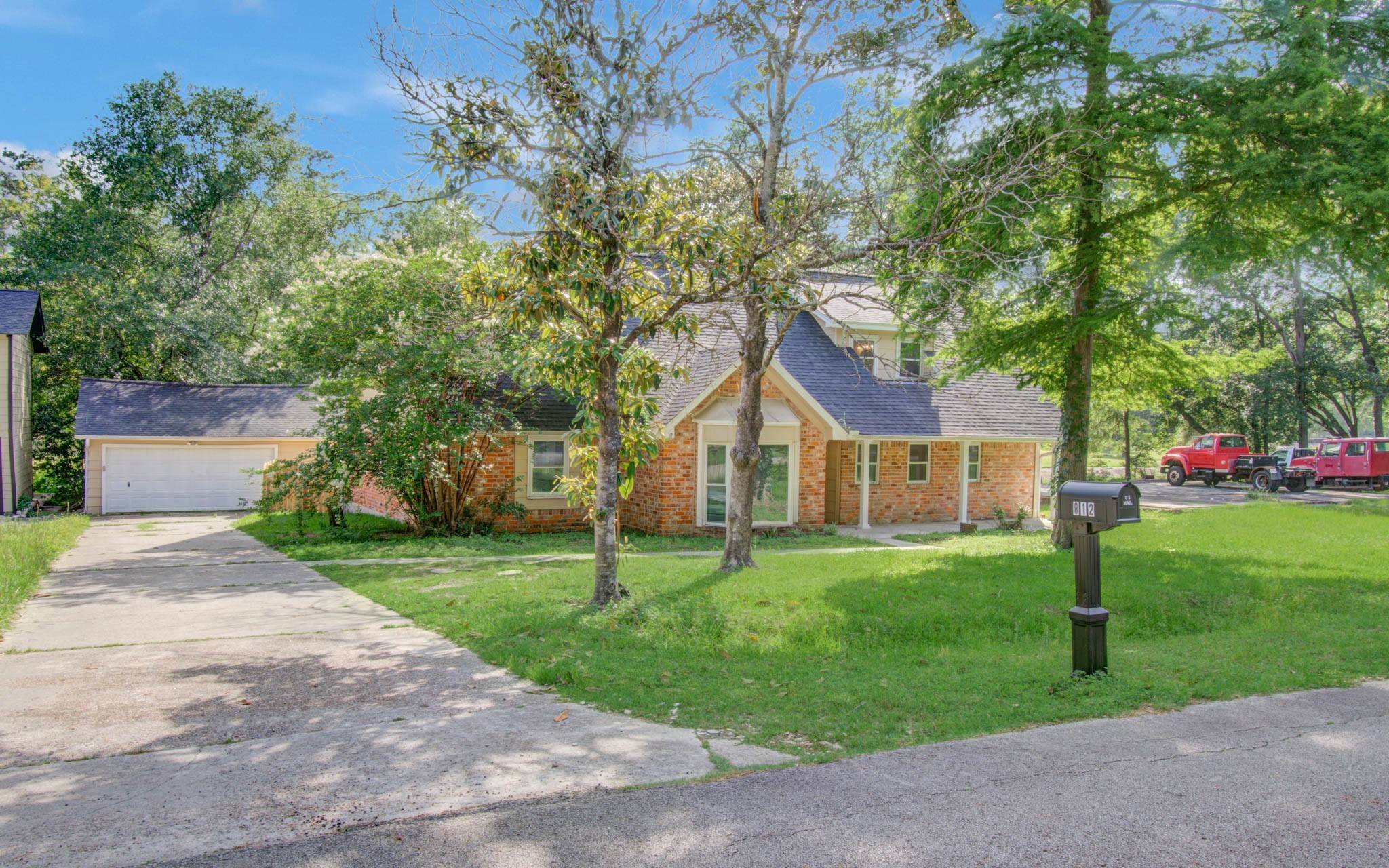 812 Stone Mountain DR, Conroe, TX 77302