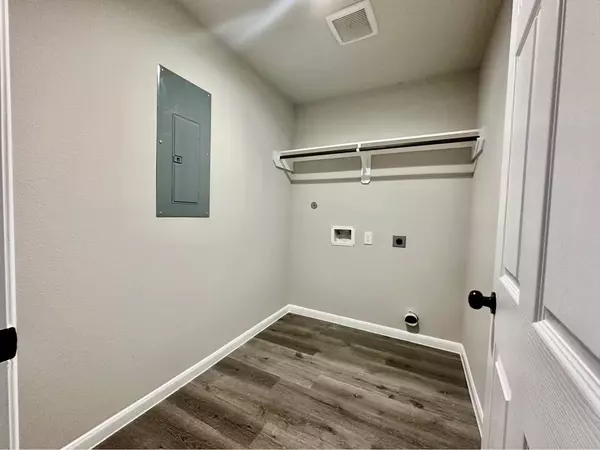 Houston, TX 77026,4302 Hirsch RD #B