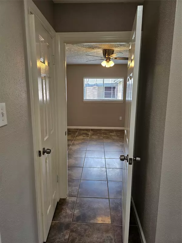 La Porte, TX 77571,3718 Maplewood DR