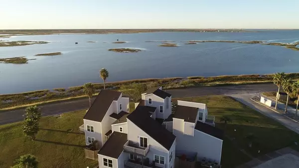 1001 Cape Velero DR #D, Rockport, TX 78382