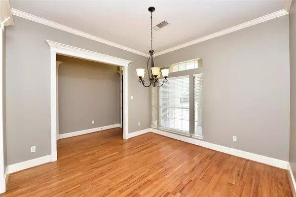 Houston, TX 77081,5830 Hornwood DR