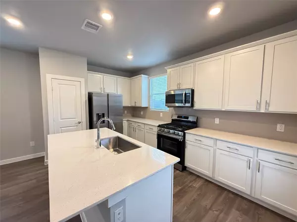 Katy, TX 77493,5223 RED LAKE DR #K2