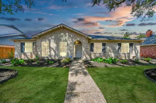 6222 Vicki John DR, Houston, TX 77096