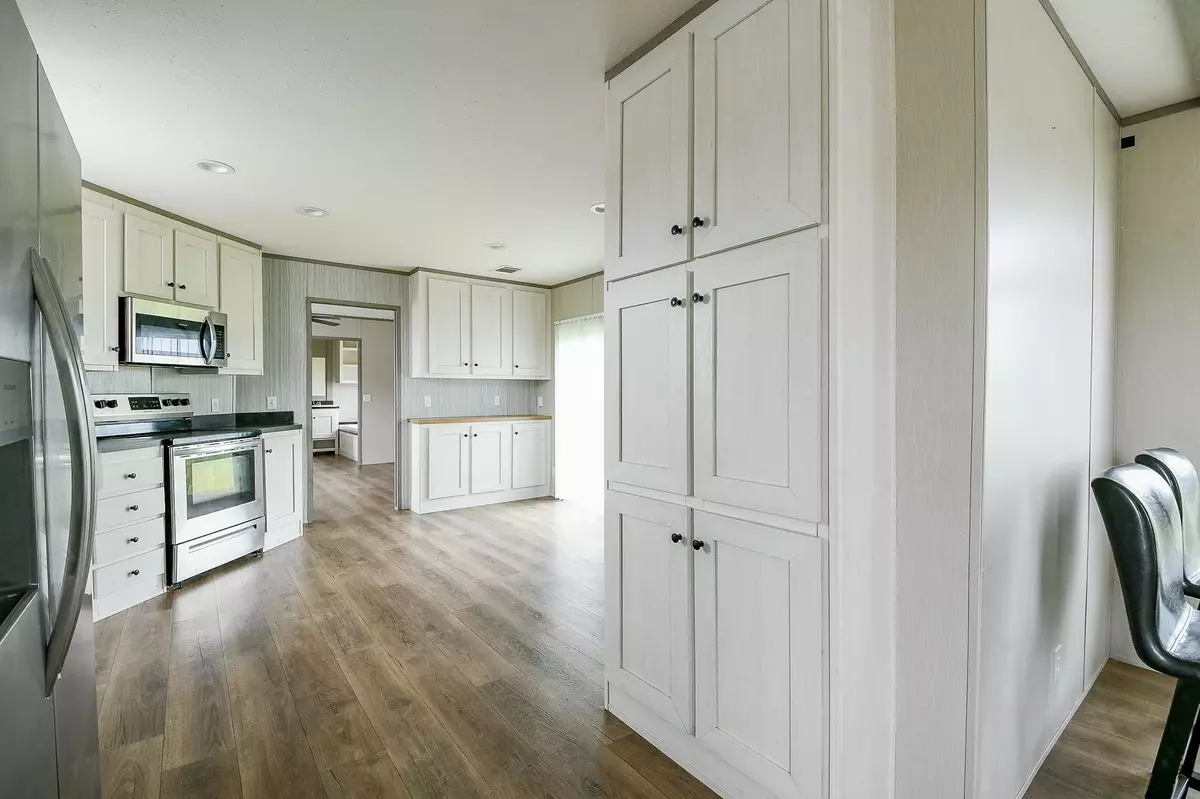 Cleveland, TX 77327,669 Road 5822