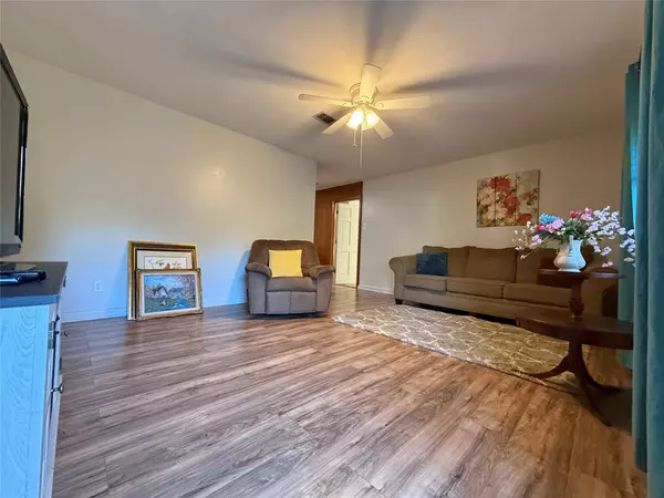 Vidor, TX 77662,310 Ida CIR