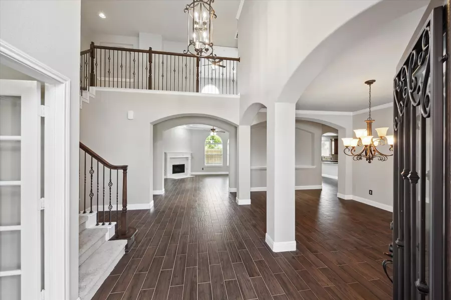 124 Lamar Canyon LN, Friendswood, TX 77546