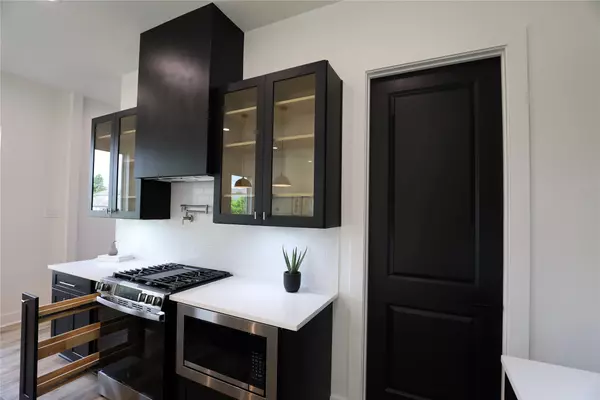 Houston, TX 77022,609 E 38th ST