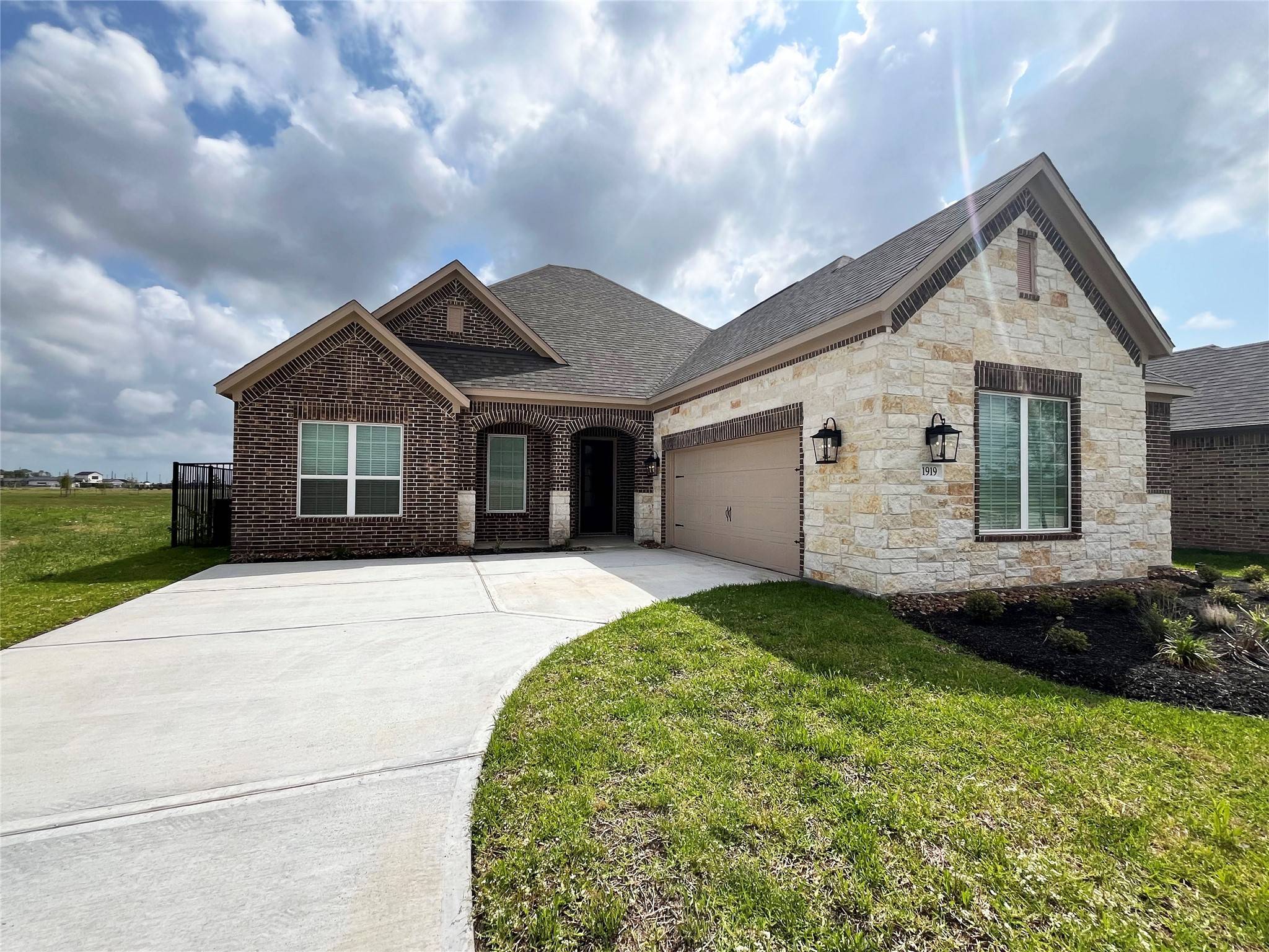 Iowa Colony, TX 77583,1919 Tioga View DR