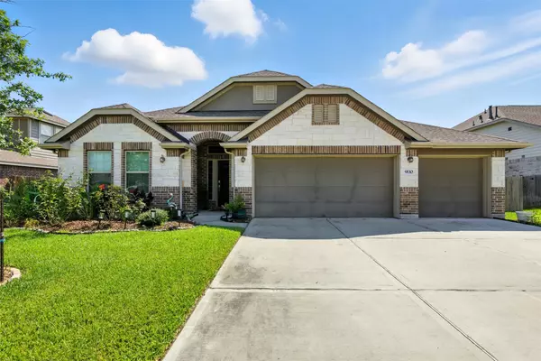 9110 Brett CT, Mont Belvieu, TX 77523