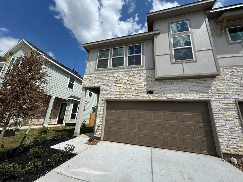 9117 La Pau LN, Houston, TX 77051