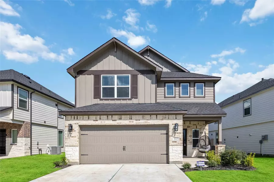 2223 Emerald Diamond CT, Fresno, TX 77545