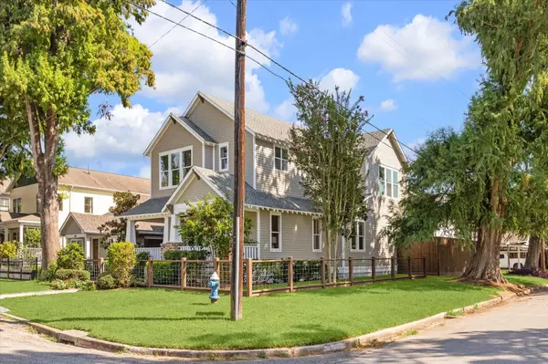 Houston, TX 77008,602 E 10th 1/2 ST