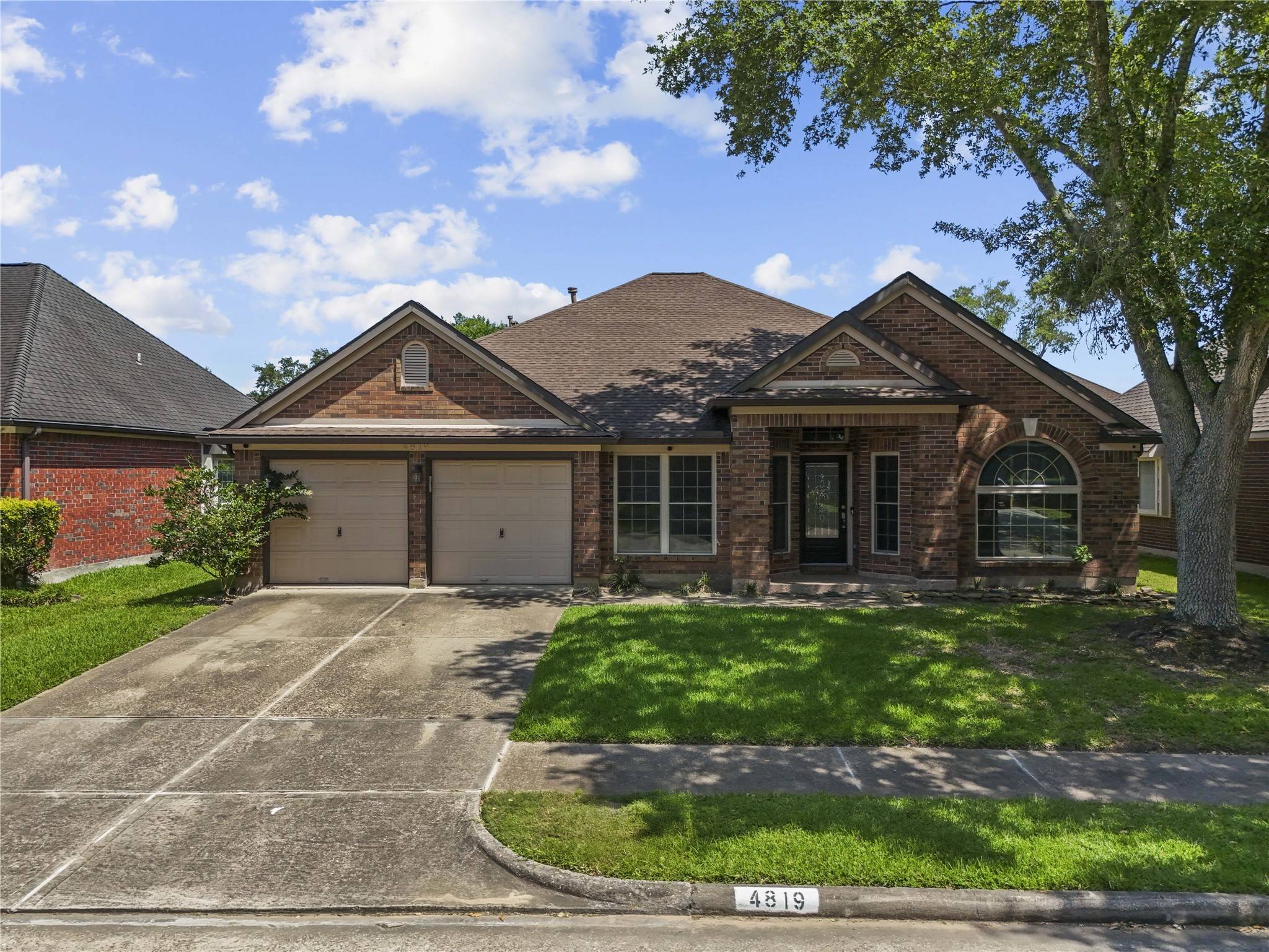 4819 Ten Sleep LN, Friendswood, TX 77546