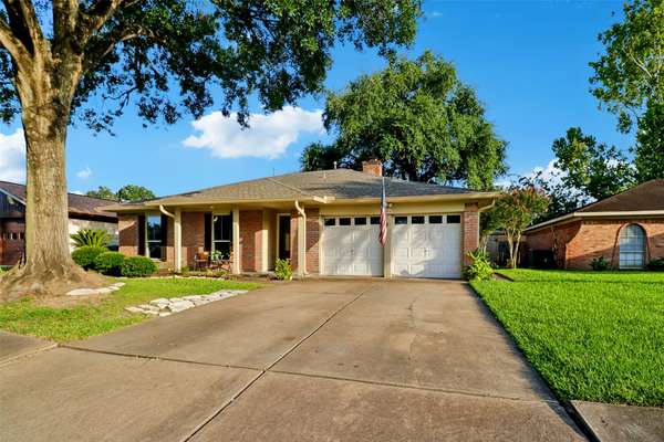 806 Seacliff DR, Houston, TX 77062
