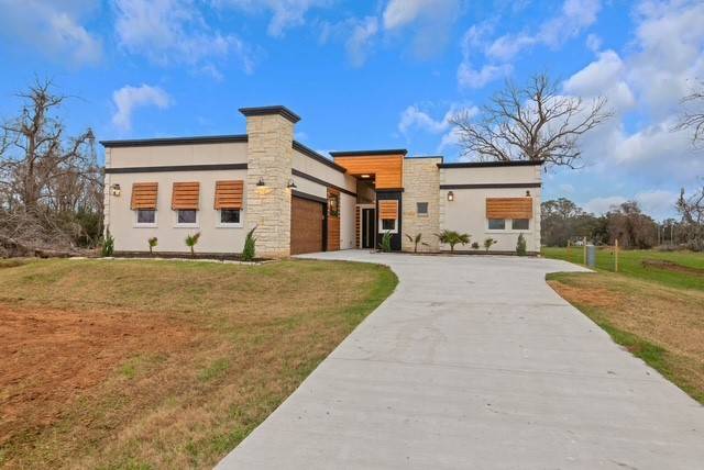 209 Horse Shoe TRL, Angleton, TX 77515