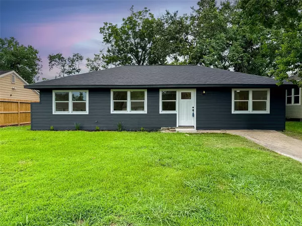 5754 Belneath ST, Houston, TX 77033