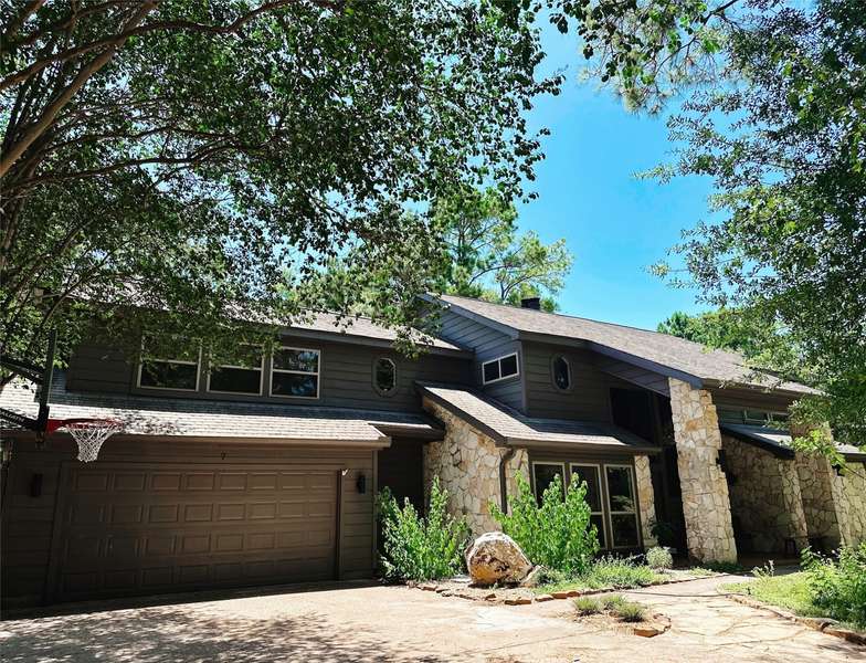 7 Thornhedge CT, The Woodlands, TX 77381