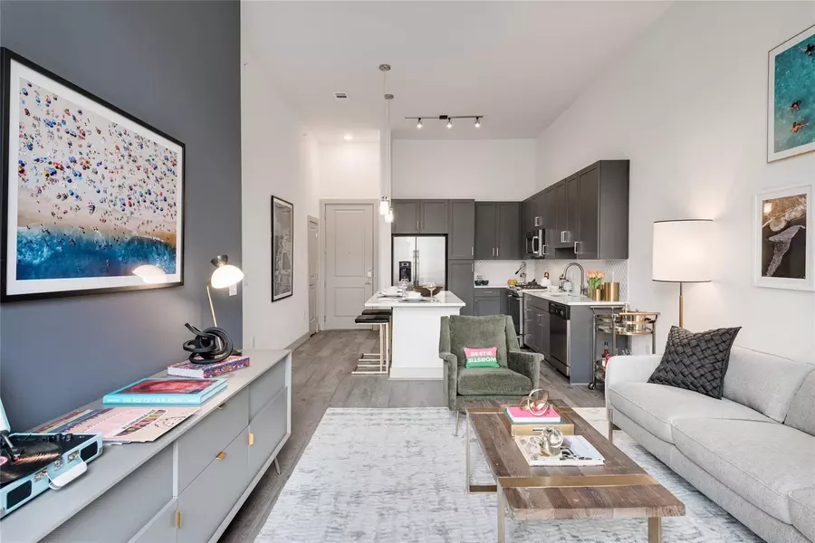 160 Birdsall ST #1303, Houston, TX 77007