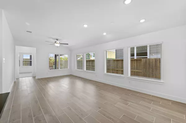 Iowa Colony, TX 77583,5210 Capricorn Way