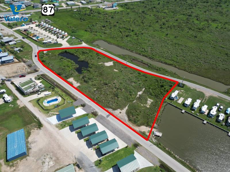 1061 N Stingaree DR, Crystal Beach, TX 77650