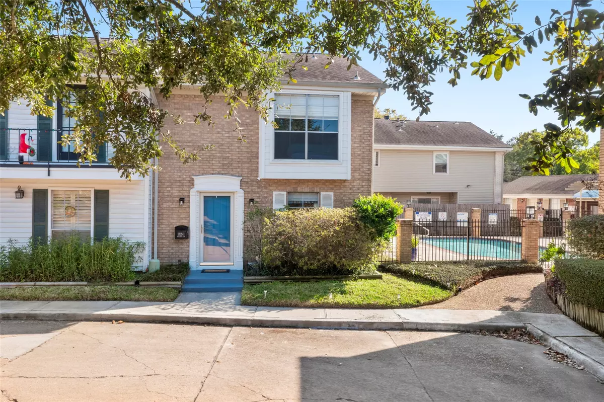 Nassau Bay, TX 77058,18214 Heritage LN #8214