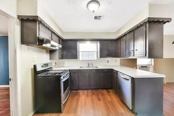 Pasadena, TX 77502,2709 Hearne DR