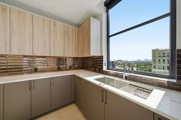 Houston, TX 77019,2323 San Felipe ST #803