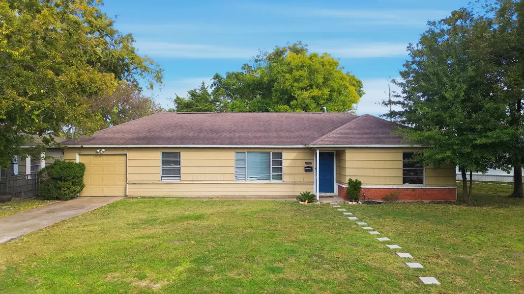 7702 Cedel DR, Houston, TX 77055