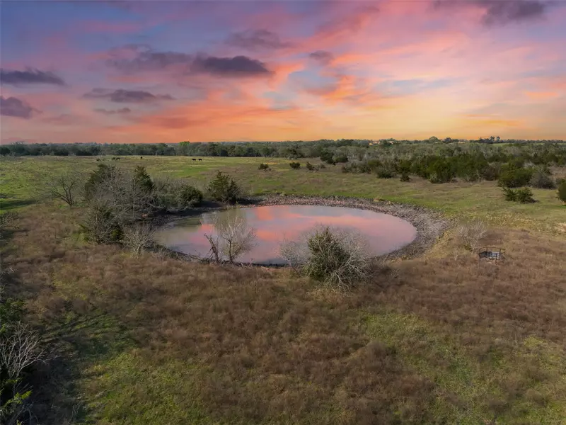 8232 Fm 2145, Ledbetter, TX 78946