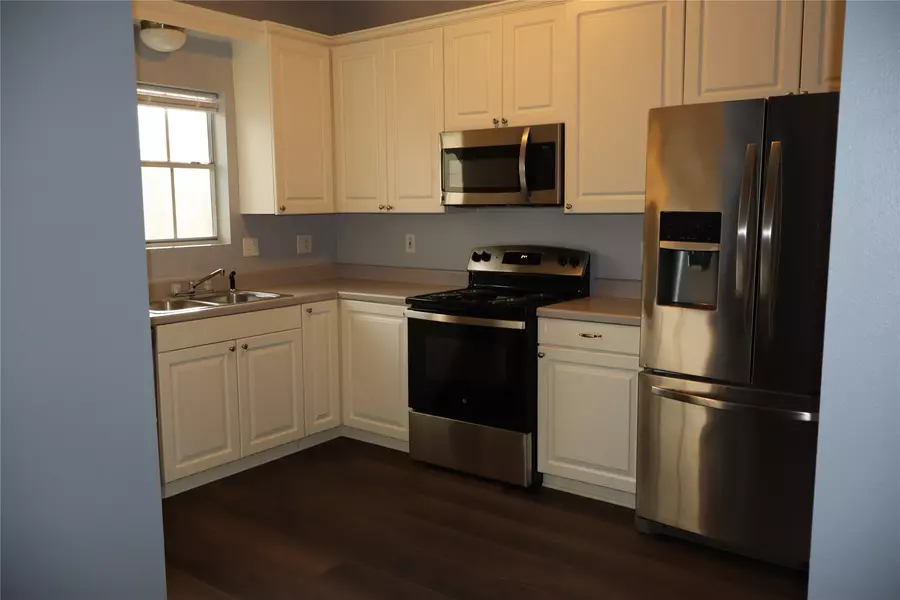 1063 Birnham Woods BLVD, Pasadena, TX 77503