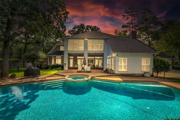 74 Grogans Point RD, The Woodlands, TX 77380