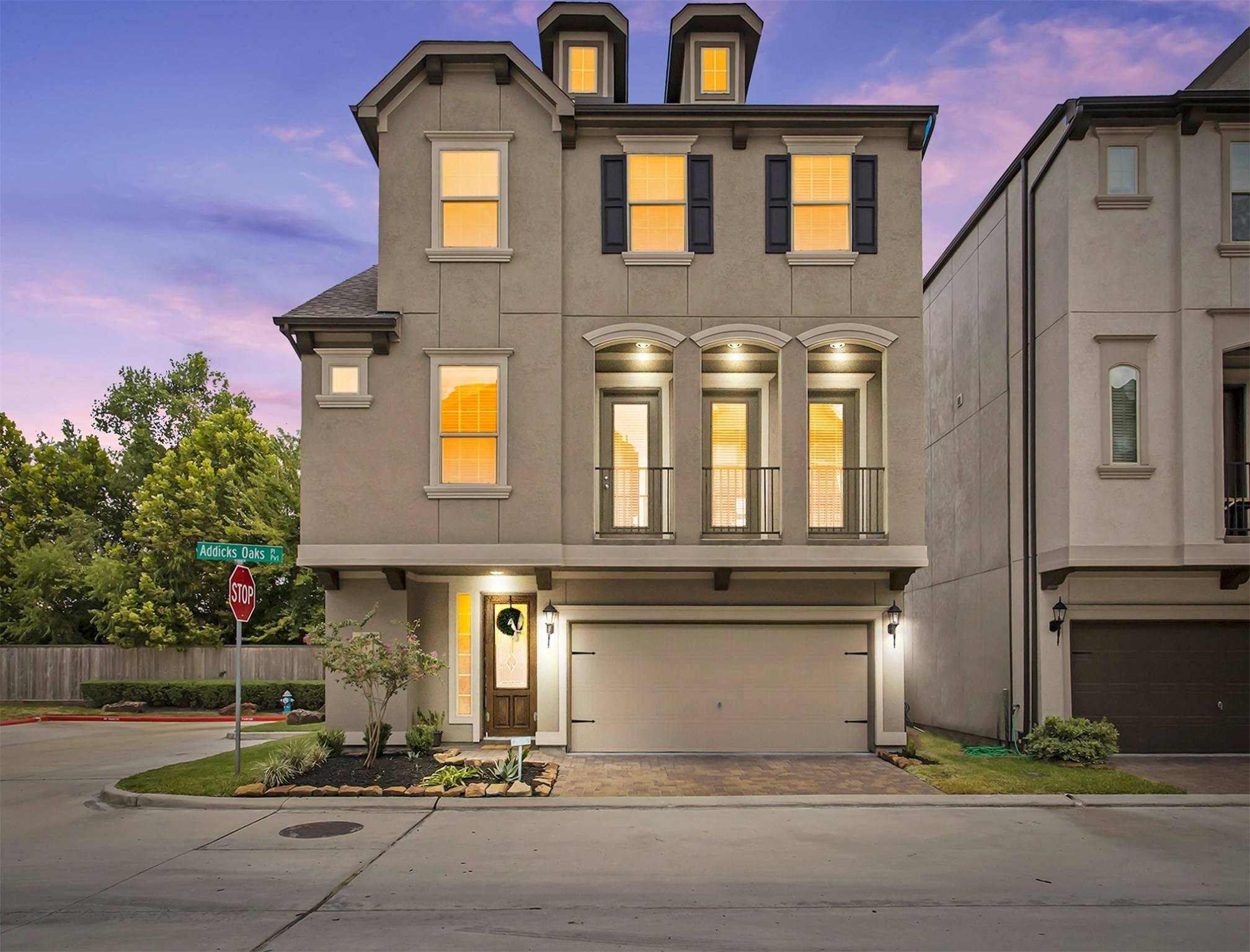 1514 Peyton Oaks PL, Houston, TX 77043