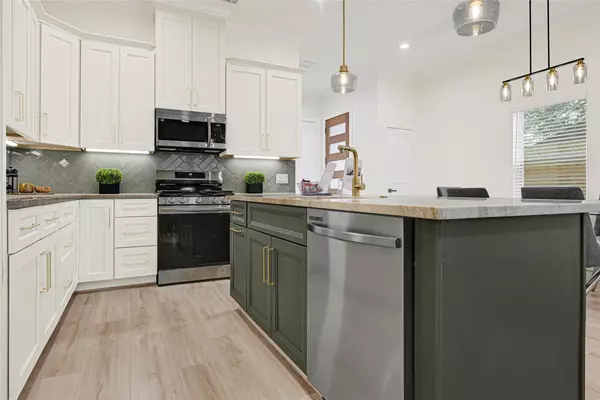 Houston, TX 77088,7809 Dyer ST