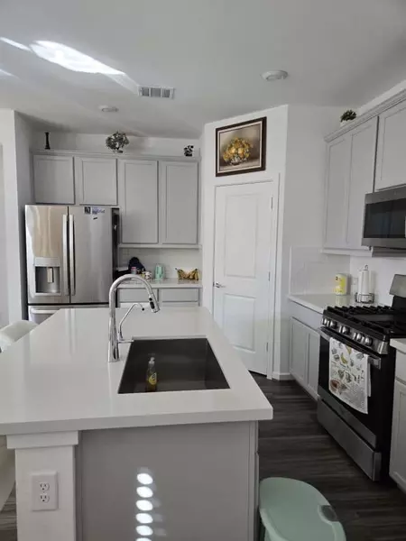 7122 Clearwater Cove DR, Cypress, TX 77433