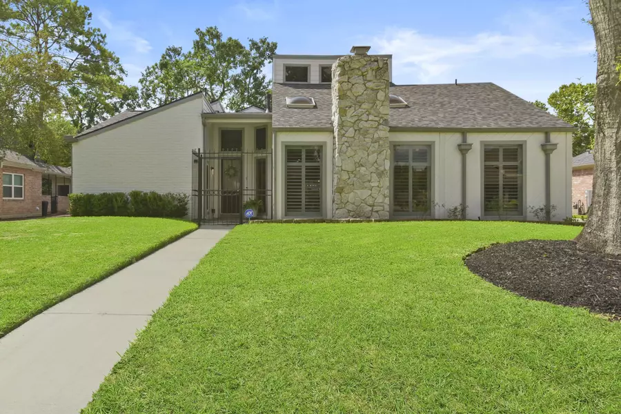 11627 Highgrove DR, Houston, TX 77077