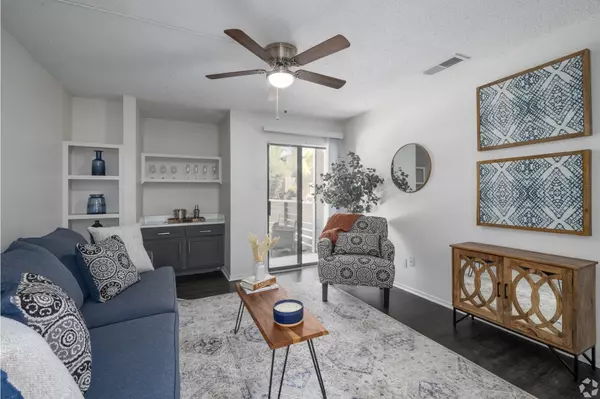 2170 Thousand Oaks Drive #1323Q, San Antonio, TX 78232