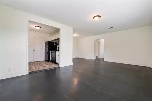 La Marque, TX 77568,1801 W Houston DR