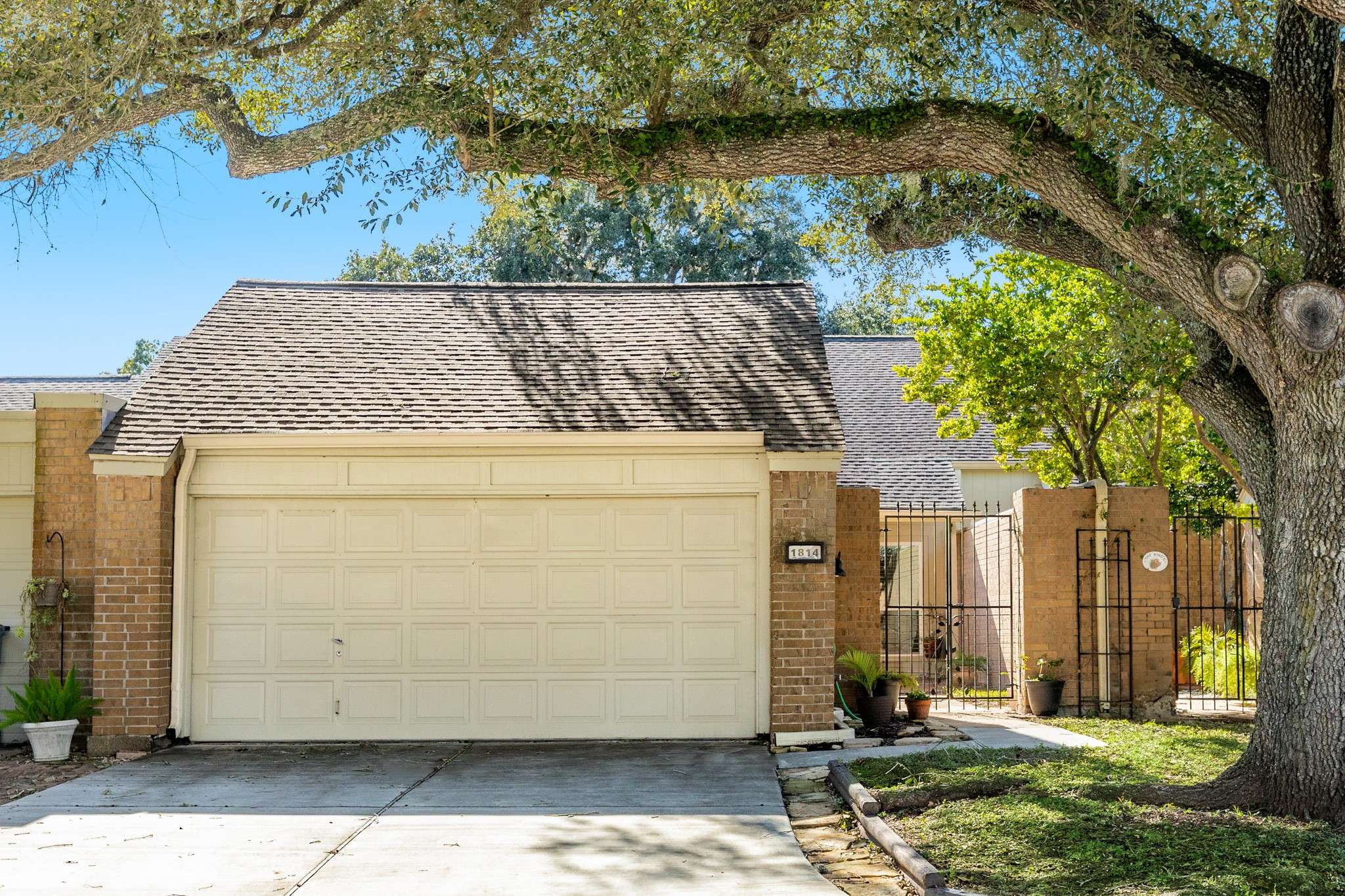 1814 Veranda DR, West Columbia, TX 77486