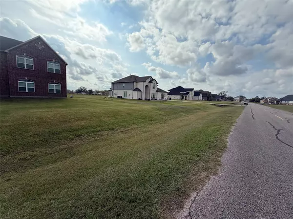 Rosharon, TX 77583,902 Lakeland CIR