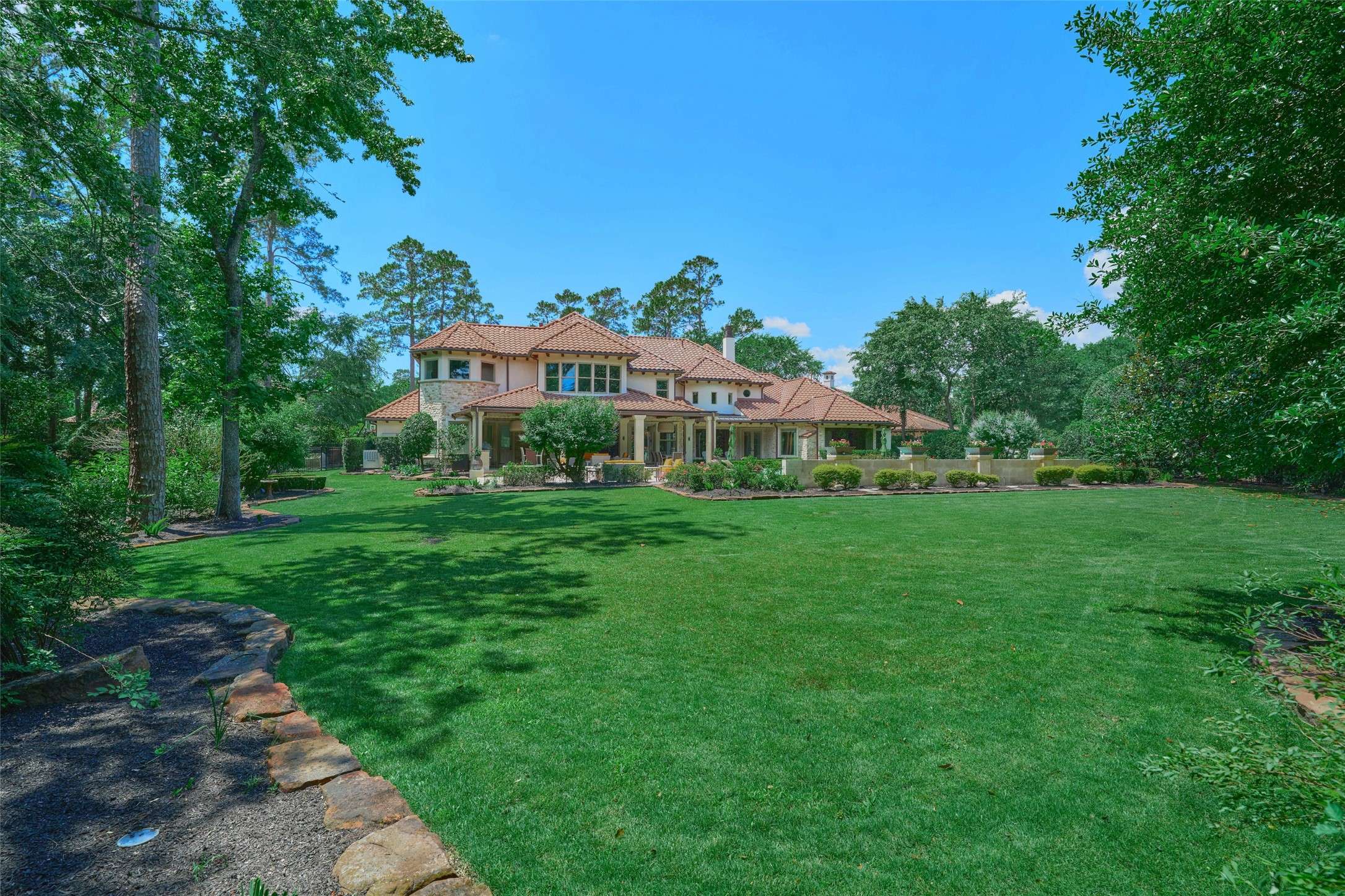 The Woodlands, TX 77382,2 Cluny CT