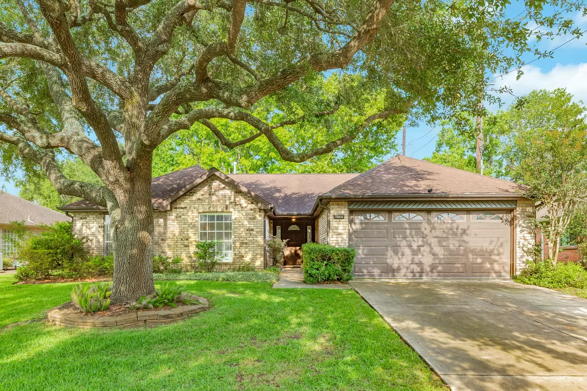 Pearland, TX 77584,618 E Larkspur CIR