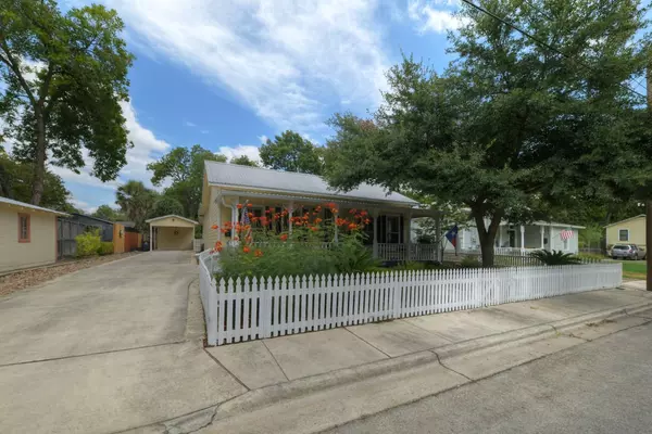 260 N Santa Clara AVE,  New Braunfels,  TX 78130
