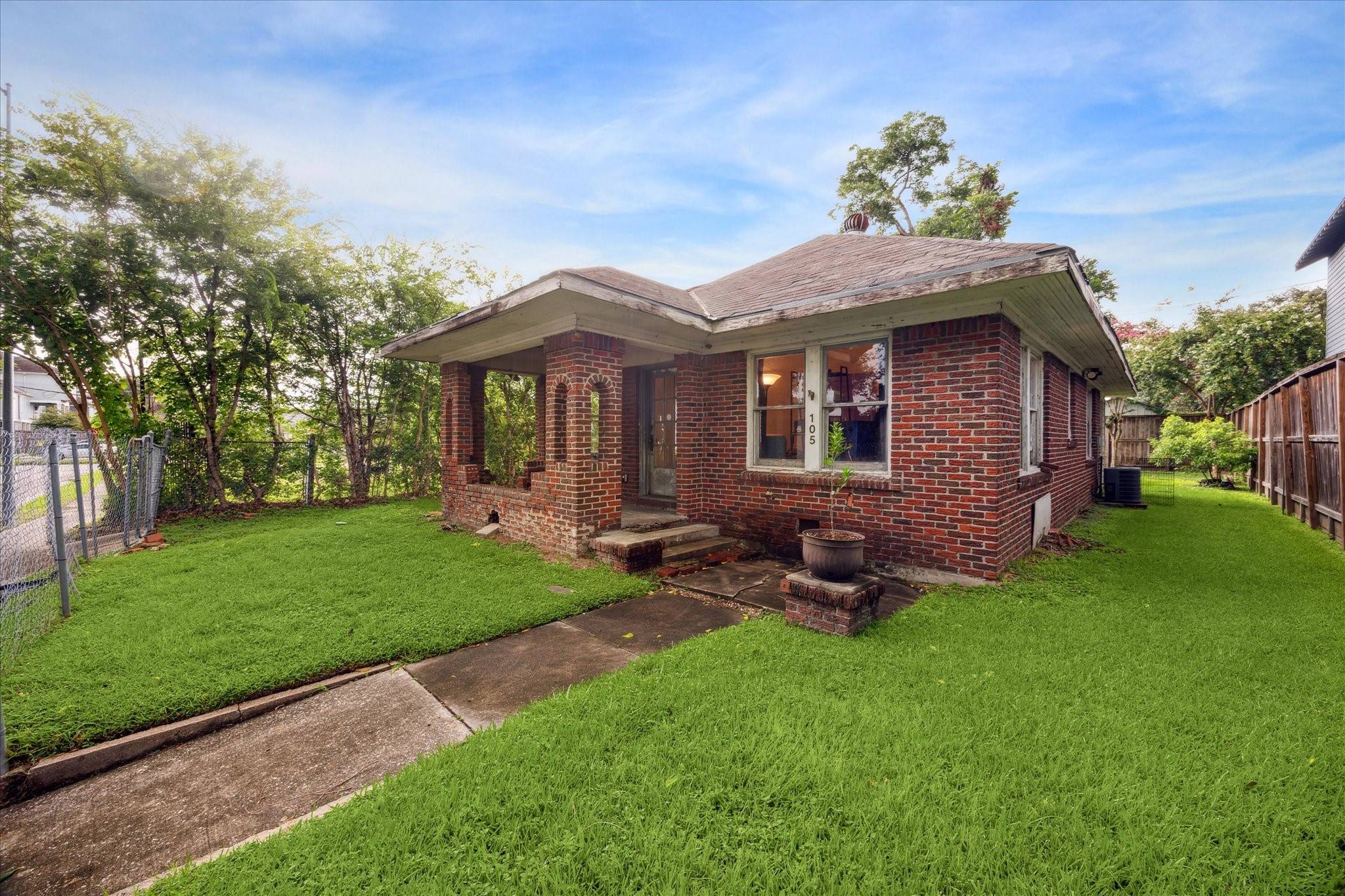 Houston, TX 77008,105 Munford ST