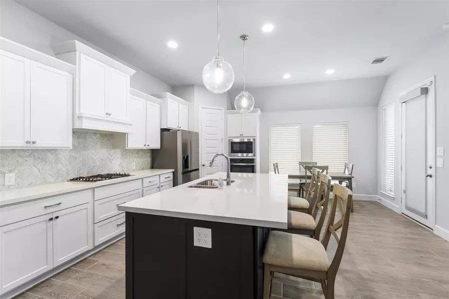 704 Fall Rock Branch DR, Conroe, TX 77304