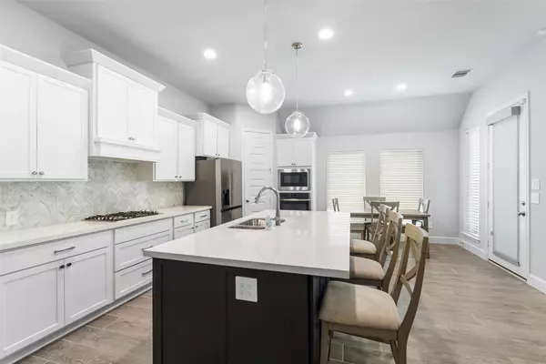 704 Fall Rock Branch DR, Conroe, TX 77304