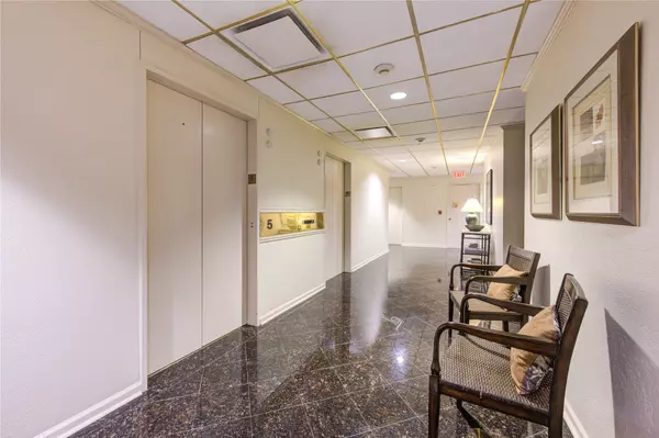 Houston, TX 77024,150 Gessner RD #5A