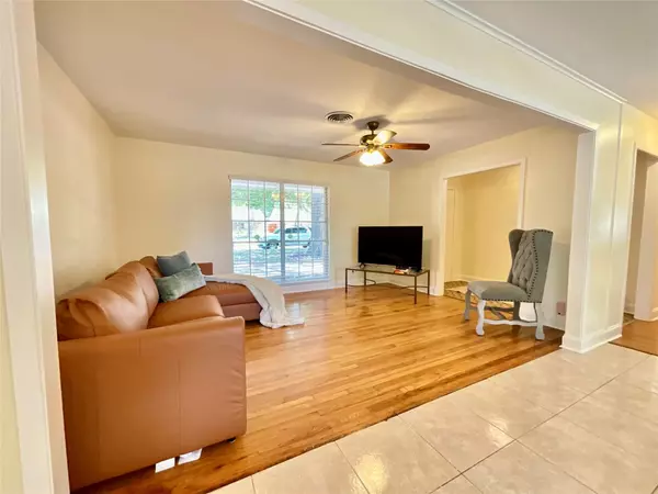 Houston, TX 77043,1143 Shadeland Dr