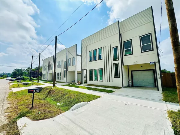 Houston, TX 77028,8132 Penrod ST