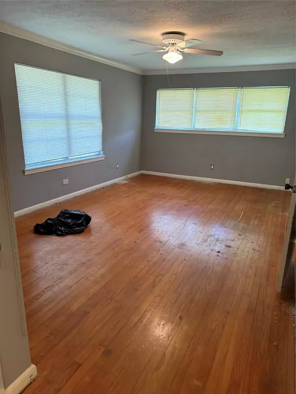 Pasadena, TX 77502,1914 Monroe DR